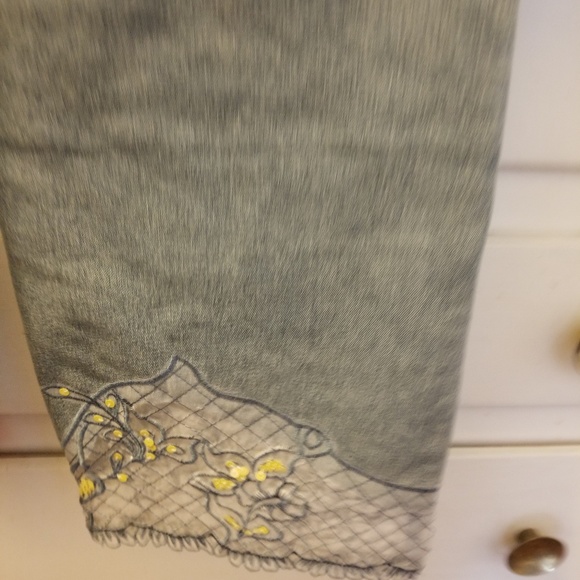 Jeans - Picture 4 of 5